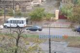 У Миколаєві пройшла сильна злива – частина вулиць виявилася підтопленою (відео)