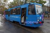 У центрі Миколаєва зіткнулися трамвай і «Таврія»