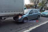 У центрі Миколаєва дівчина на «ДЕУ» влаштувала ДТП із трьома автомобілями – підозрюють стан сп'яніння