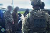 СБУ задержала военных, продававших трофейные автоматы и гранатометы из Бахмута (видео)