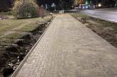 «Мерзкая реальность»: появились фото новой плитки на тротуарах у администрации в Николаеве