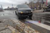 В центре Николаева микроавтобус «Фольксваген» врезался в «Хюндай»: пострадал водитель