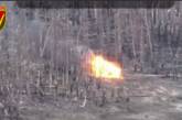 Николаевские артиллеристы показали сожженную БМП врага (видео)
