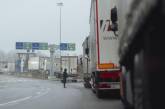 На кордонах України фіксують рекордні черги вантажівок