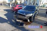 У центрі Миколаєва зіткнулися «Шевроле» та «Форд»: постраждав водій