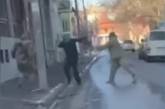 В Черновцах сотрудник ТЦК ударил мужчину прикладом автомата (видео)