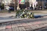 В Николаеве упала новогодняя елка