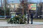 В Николаеве второй раз за декабрь упала новогодняя елка