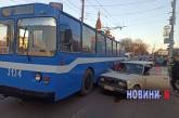 У центрі Миколаєва зіткнулися тролейбус та два автомобілі: на проспекті величезний затор
