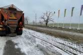 В Николаеве за сутки на дороги высыпали 560 тонн песчано-солевой смеси, в области - почти 2000