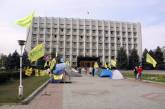 Предприниматели с "Привоза" взяли в блокаду здание Одесской обладминистрации ВИДЕО, ФОТО