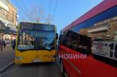 У центрі Миколаєва зіткнулися автобус та маршрутка