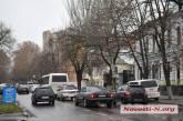 Критическая ситуация: в Николаеве запретили парковаться вне карманов на ул. Никольской