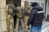 Ставили на «счетчик»: в Хмельницком задержали рэкетиров (видео)