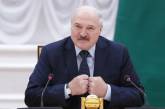 Лукашенко дозволив своїм військовим стріляти з вогнепальної зброї по населенню