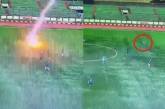 Блискавка вбила футболіста прямо на полі (відео)