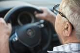 Пенсіонерам-водіям готують обмеження: які нові правила хочуть запровадити