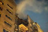 В Днепре вражеский "шахед" ударил в многоэтажку: есть пострадавшие, под завалами остаются люди (фото)