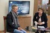 «І світлом у темряві я буду»: у миколаївській бібліотеці відбулася зустріч із театральним діячем Віктором Смірновим (фото)