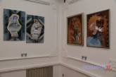 Весь світ – театр: у Миколаєві відкрилася виставка художниці Юлії Гур'євої (фоторепортаж)