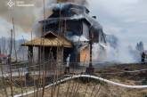 На Львівщині згоріла церква, якій понад 150 років: відео пожежі