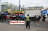 Возле рынка «Колос» грузовик «ЗиЛ» протаранил «Ланос»
