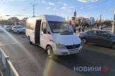 В центре Николаева кроссовер врезался в маршрутку с пассажирами