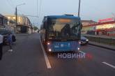 У Миколаєві жінка отримала травму у салоні тролейбуса