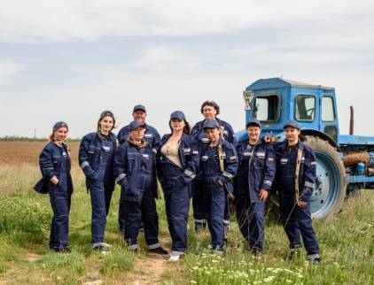 Чоловіків замінять жінки: на Миколаївщині запустили курси для трактористок