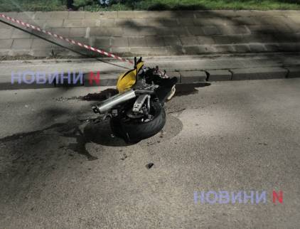 У центрі Миколаєва зіткнулися два мотоциклісти: один загинув, другий у лікарні