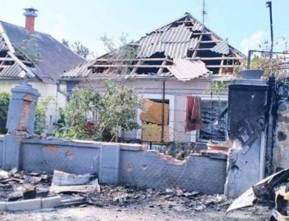 У Миколаївській області знищили три ракети: пошкоджено будинки та автомобілі, почалася пожежа