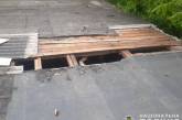 Креативный подход: вор разобрал крышу гаража, чтобы украсть мопед Yamaha у жительницы Первомайска