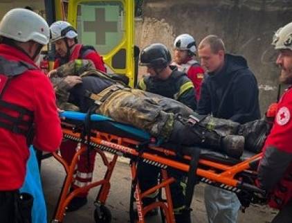 Травмовані внаслідок вибуху рятувальники у Миколаєві розповіли про своє самопочуття