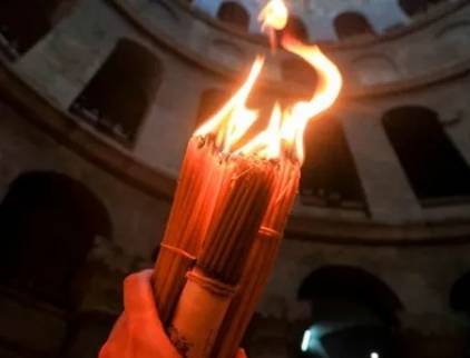 У Єрусалимі зійшов благодатний вогонь (відео)