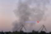 Над Миколаєвом піднімається стовп диму: в акваторії річки Інгул пожежа