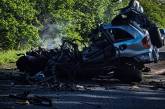 На Миколаївщині зіткнулися «Тойота» та КамАЗ: загиблого вирізали рятувальники