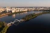У Києві відкрили пішохідний міст-хвилю (фото, відео)