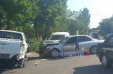 На перекрестке в Николаеве столкнулись четыре автомобиля - трое пострадавших