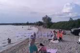 У Миколаєві городяни відкрили купальний сезон на Намиві, незважаючи на заборону (відео)