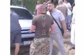 Конфлікт між співробітниками ТЦК та кришнаїтами у Мукачеві: у скандалі «засвітився» директор КП (відео)