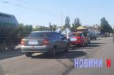 На мосту в Николаеве столкнулись три автомобиля