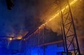 В Николаеве масштабный пожар на предприятии: горела загрузочная лента (фото)