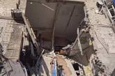 Удар по Харкову: рятувальникам довелося демонтувати верхні поверхи будинку (відео)
