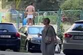 У Миколаєві голий чоловік влаштував стрибки по машинах (відео)