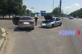 У Миколаєві на проспекті дівчина-водій на «Ланосі» врізалася у «Хюндай»