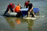 Под Николаевом мужчина не мог выбраться из воды: спасатели успели вовремя