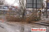 На Николаевщине из-за урагана без электроснабжения остаются 8 населенных пунктов, без электросвязи — 43