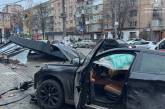 У Хмельницькому п'яний водій на BMW врізався у зупинку: є загиблі (фото)