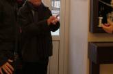 Знаменитый артист Лев Дуров во время визита в Николаев пообщался с поклонниками и накупил подарков внучкам