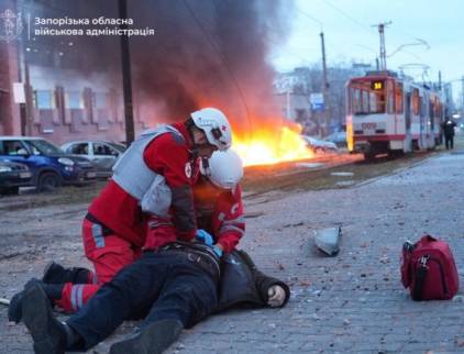 Внаслідок ударів бомбами по Запоріжжю загинули вже 13 людей, - ОВА (фото, відео)